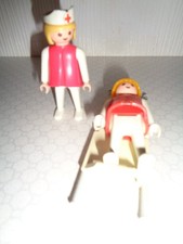 Playmobil Krankenschwester Trage und noch 1 Figur