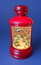 LED-Laterne mit Schneewirbel