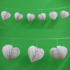 Weiße Wabenball Herzen