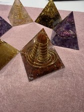 Orgonit Edelsteine Pyramide