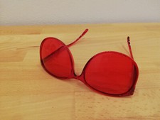 Farbtherapie, Farbbrille - rot