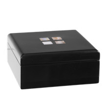 Box mit Perlmuttintarsien &