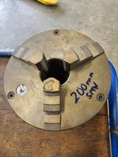 SMW Dreibackenfutter 200mm