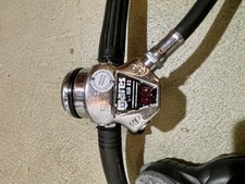 Atemregler Mares MR 22 mit Finimeter und Kompass