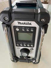 Makita BMR-102 Baustellenradio, Robustes Radio für Werkstatt