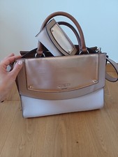 GUESS Damen Handtasche Umhängetasche beige creme rosegold