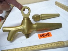 5608.      Alter  Bierzapfhahn