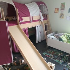 Paidi Hochbett mit Rutsche, Kletterwand, Spielmatratze, Vorhänge inkl.Lattenrost
