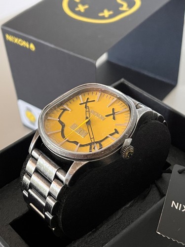 Nixon nirvana sentry - nirvana, wobble