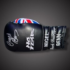 Nigel Benn "Dark Destroyer" handsignierter Boxhandschuh 125 £ mit Echtheitszertifikat 