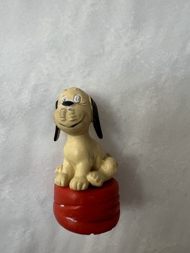 Loriot wum figur - hund, auf