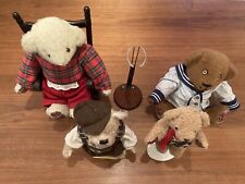 **Vintage Teddy Bären 4 Stück mit Puppenständer und Schaukelstuhl**