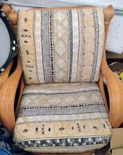 2 Rattansessel Korbsessel  mit Kissen und Armlehnen, und Tisch mit Glasplatte 