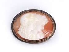 Kamee-Brosche aus 800er Silber