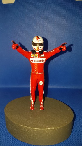 Sebastian vettel -  1:18,