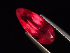Rhodonit / Rhodonite 2,72 Ct