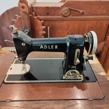 Antike Nähmaschine mit