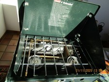 Coleman Benzinkocher Unleaded 2-flammig 4,2 kW Campingkocher Benzin Kocher, grün