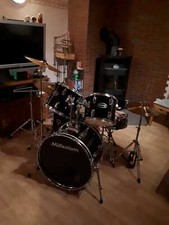 Millenium Standard Set + Paiste Crash und Ride Becken+ Zubehör