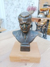 Tito Büste Metall aus