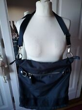 GEORGE GINA&LUCY Tasche 100 PEACHES mit praktischer Größe ein idealer Begleiter!