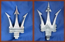 MASERATI 3500 / 5000 GT - Aluminium frontgrill emblem MASERATI