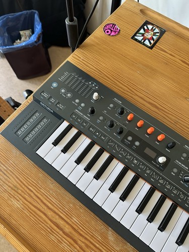 Arturia minifreak synthesizer - arturia,