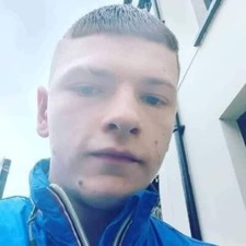 Fernseher TV 40"  FHD SMART TV FULL HD VIDAA HISENSE 40A4DG 