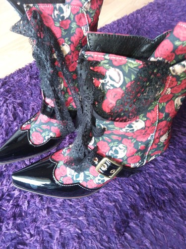 Stiefel super ausgefallen - super,