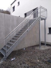 Podest Treppe Stahltreppe  Eingangstreppe Verzinkt und Pulverbeschichtet