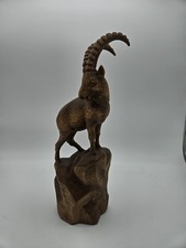 Handgeschnitzter Steinbock aus