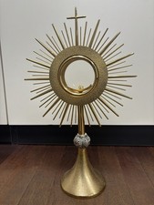 Monstranz mit aufwändigem Strahlenkranz