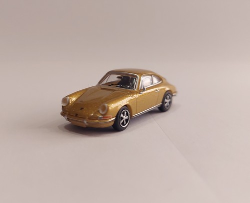 Brekina 16233 porsche 911 - brekina, gold