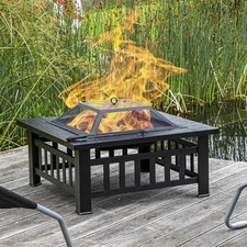Feuerstelle mit Steinoptik