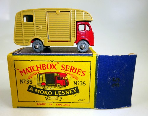 Matchbox 35a horse box - horse,
