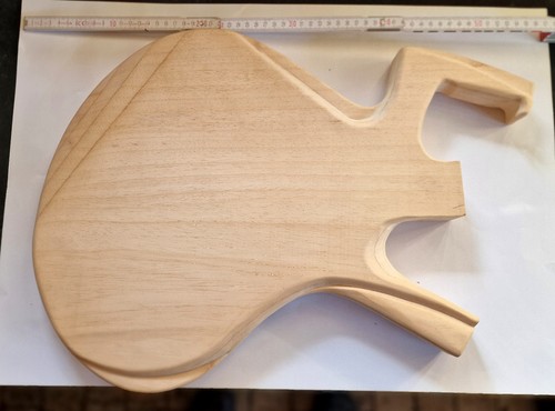Gitarrenkorpus aus abachi - aus,