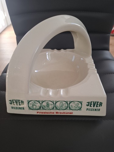 Stammtisch aschenbecher