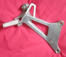 Soziusfußraste / Fußraste hinten rechts Honda VFR750 F RC36 Bj.90-93 