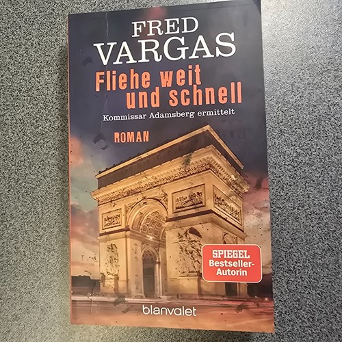 Fliehe weit und - , von