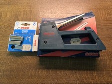 Esco Handtacker Typ530 inkl Restklammern