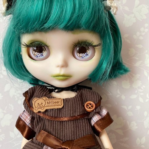 Custom blythe doll green bob - custom,