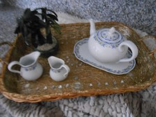 Hutschenreuther  Miramare-Teekanne, 2 x Milchkännchen und Tablett