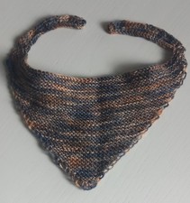 Baby Halstuch Dreieckstuch Handarbeit Brauntöne... ca. 26 x 13 cm