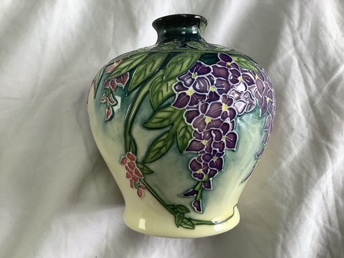 Alte tupton ware - ware, glyzinie