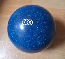 Biete eine Kegelkugel aus Phenolharz zum Verkauf an.