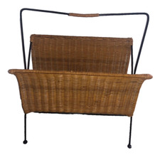 ZEITUNGSSTÄNDER 50/60er JAHRE METALLGESTELL MIT KORBGEFLECHT RATTAN VINTAGE