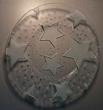Glasteller mit Sternenmuster