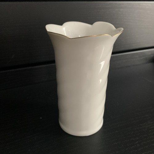 Vase mit feinem goldrand - mit,