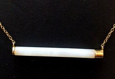 Ganz feines, zartes 925 Silber vergoldetes Collier mit weißer Jade Chinajade