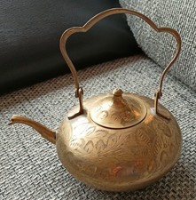 Alte kleine Teekanne, Teekännchen aus Messing